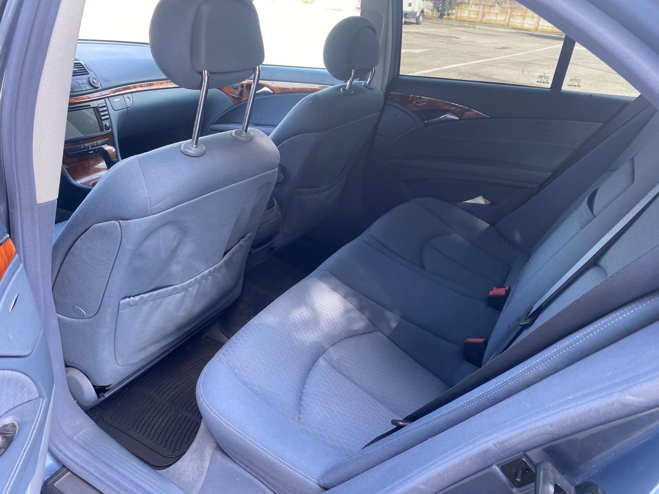 Mercedes-benz E 270 CDI cat Elegance