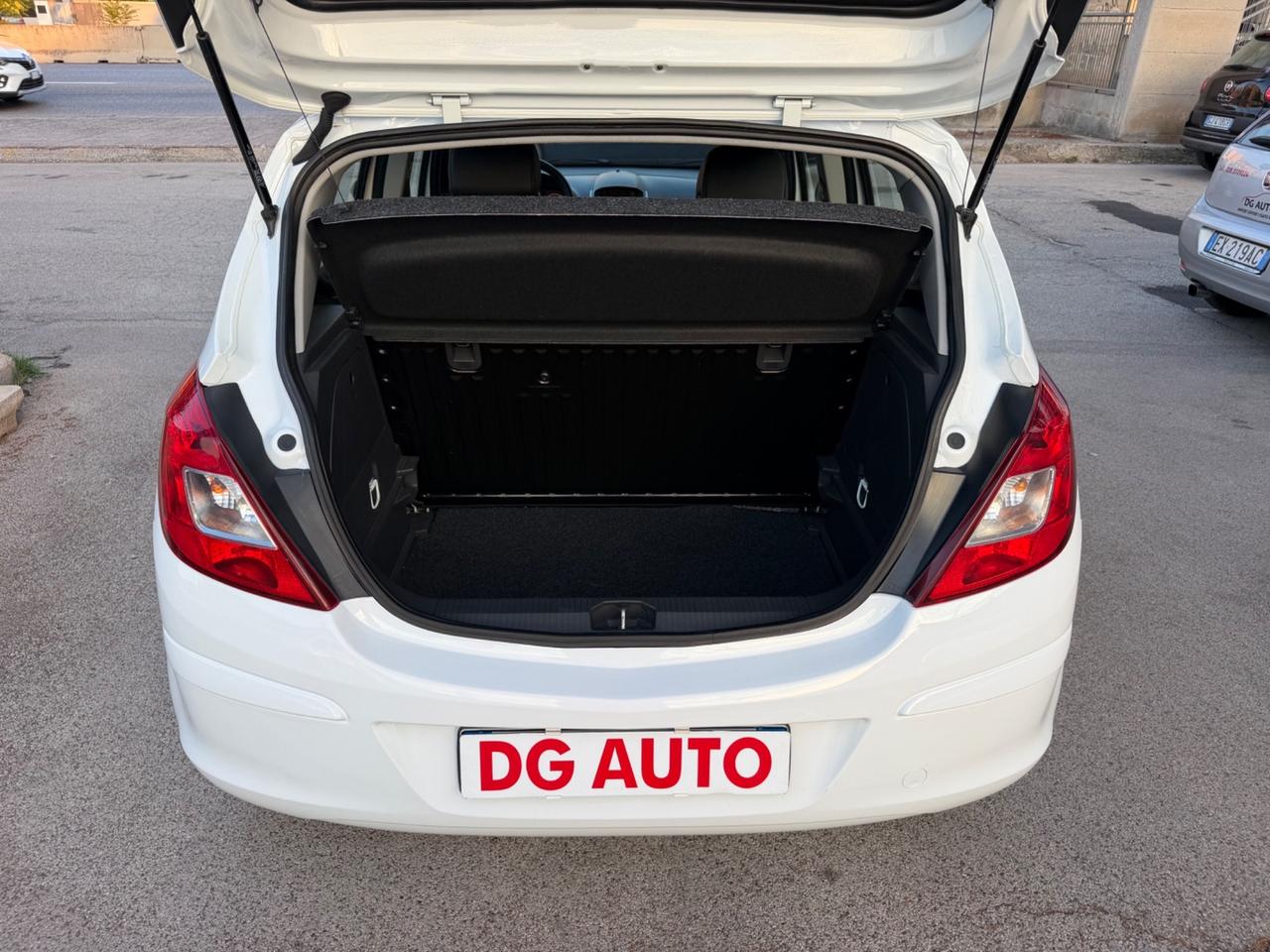 Opel Corsa 1.2 benzina 85 cv 2012