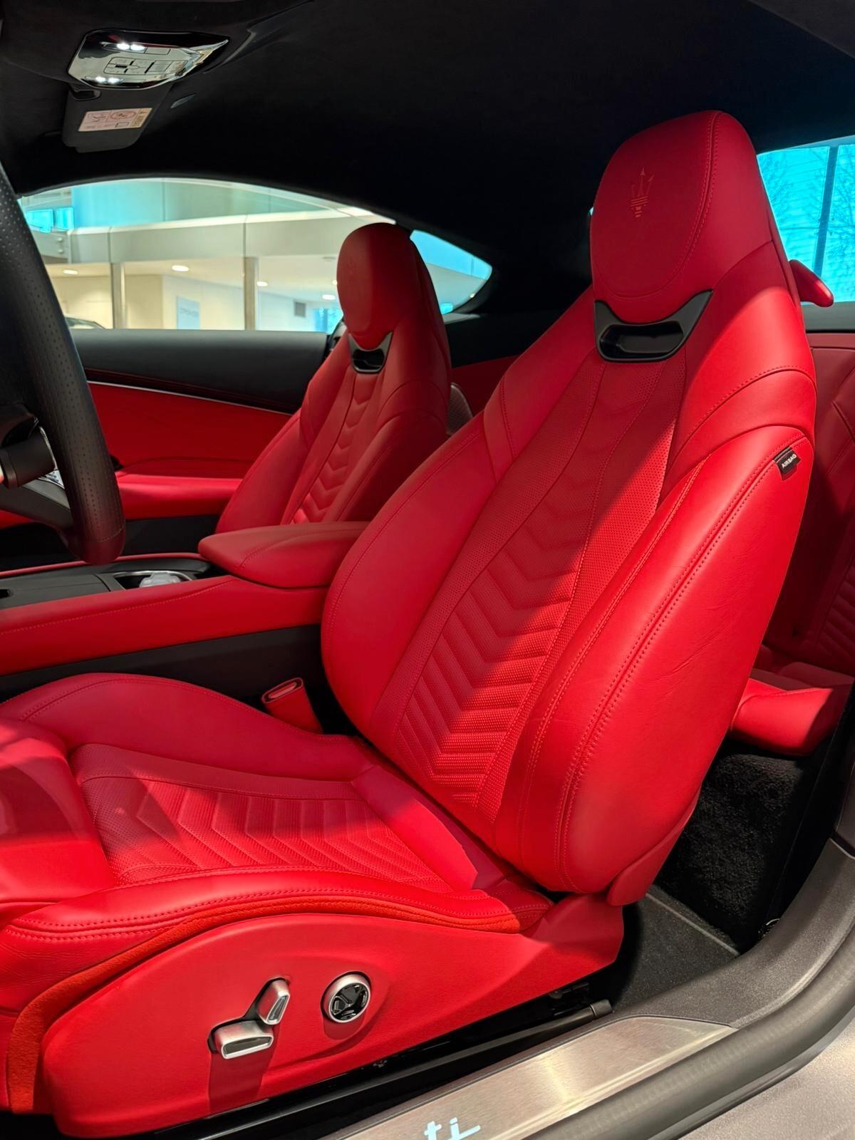 Maserati GranTurismo V6 550 CV AWD Trofeo