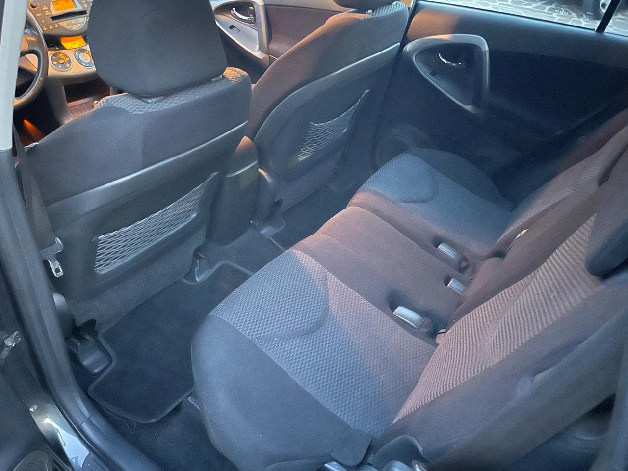 Toyota RAV 4 RAV4 2.0 Luxury