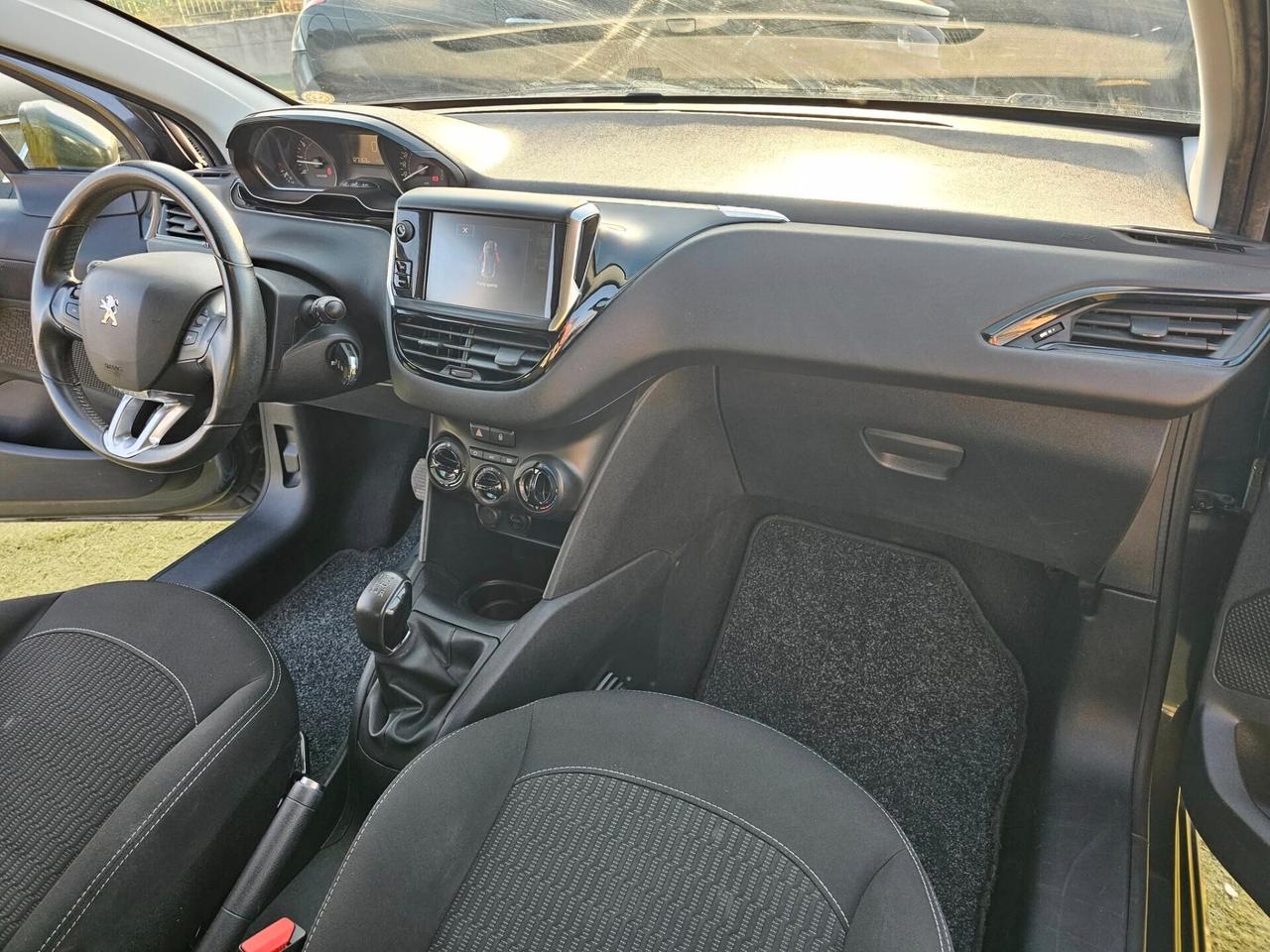 Peugeot 208 PureTech 82 5p. GPL Allure