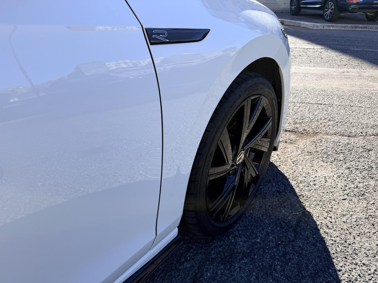 Volkswagen Golf 1.5 eTSI 130cv DSG R-Line TETTO