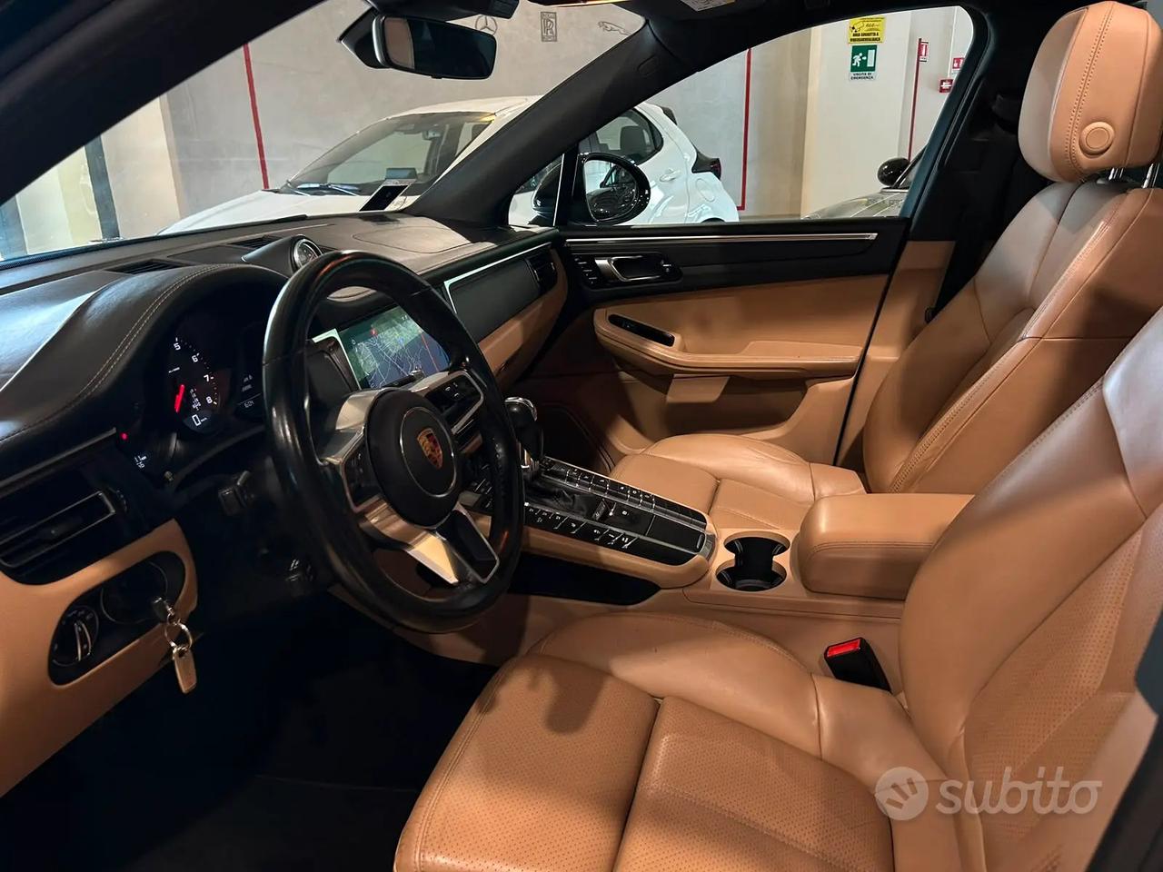 PORSCHE MACAN 2.0