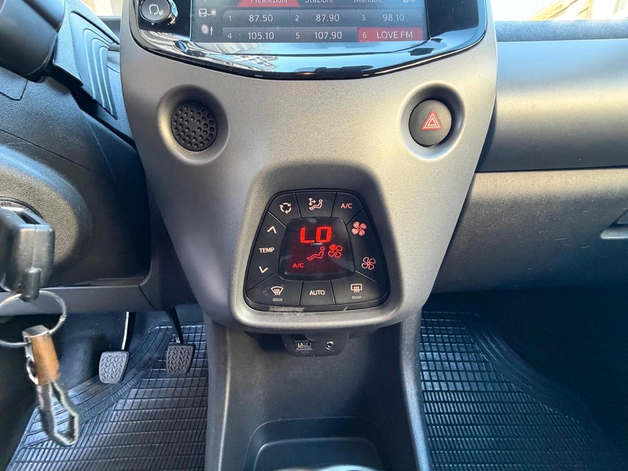 Toyota Aygo Connect 1.0 72 CV 5p 9000KM!!!