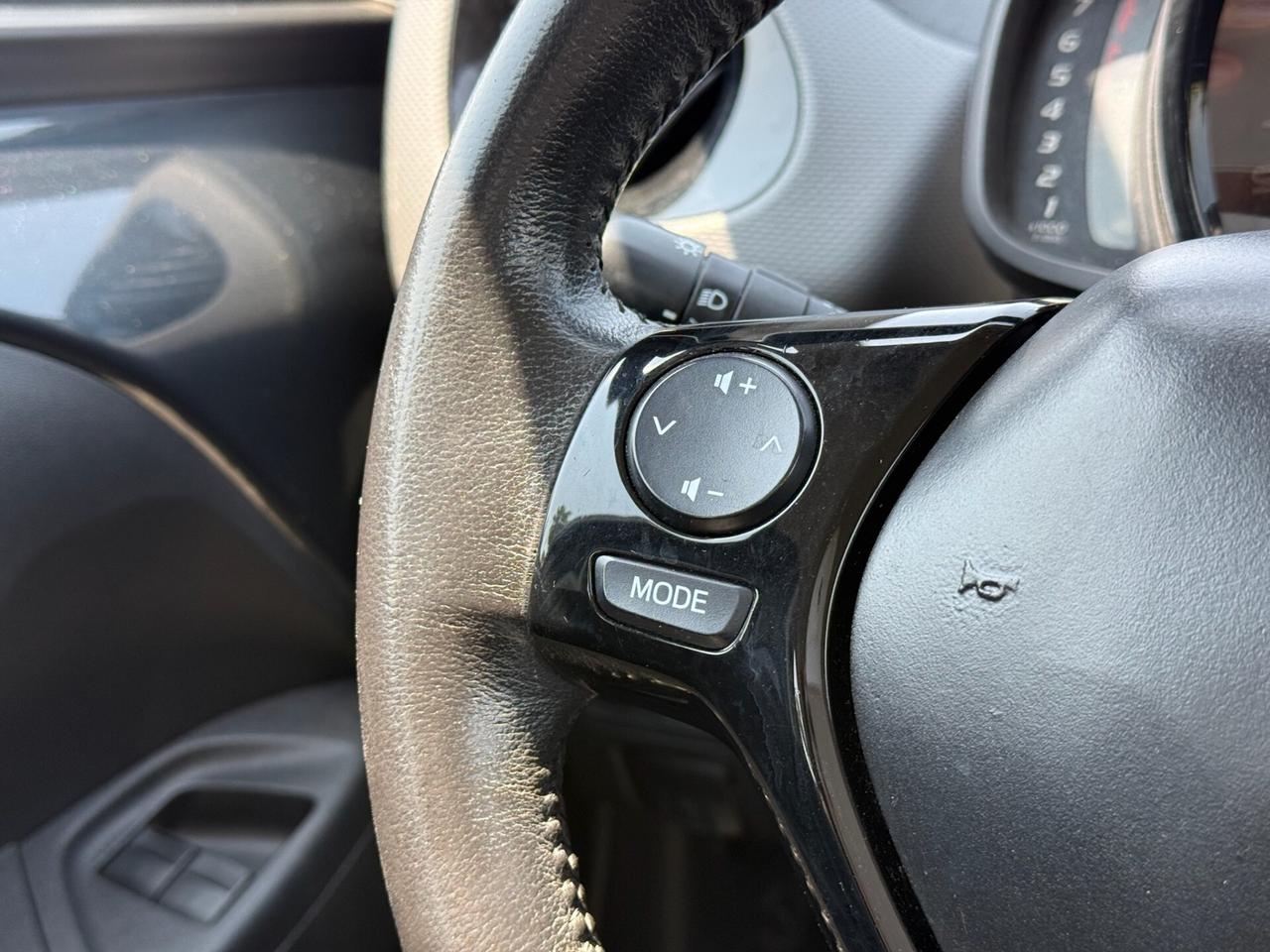 PEUGEOT 108 2018 1.0 VTi 72cv 5 porte Allure