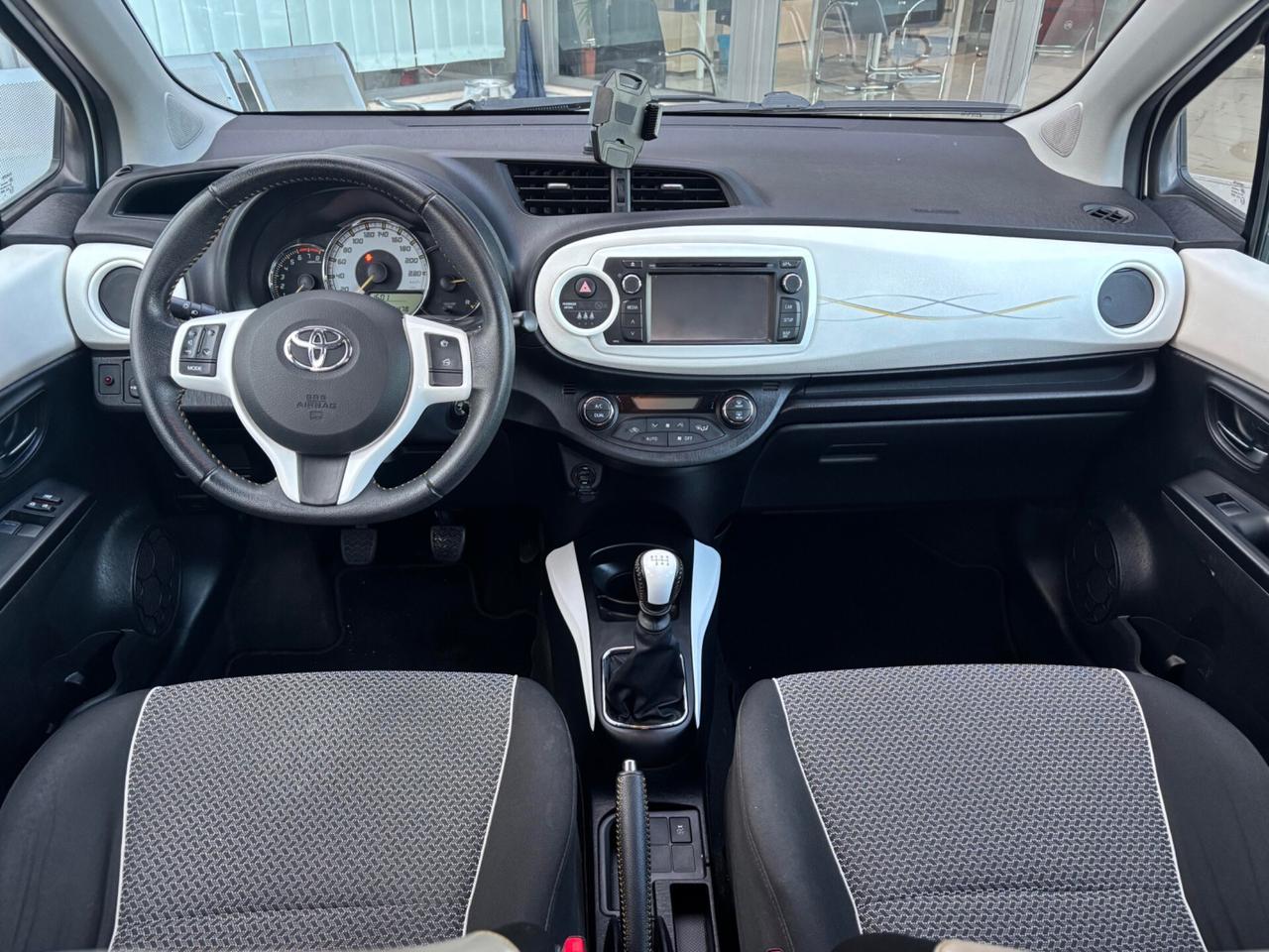 Toyota Yaris 1.3 benzina 99CV E5 - 2014