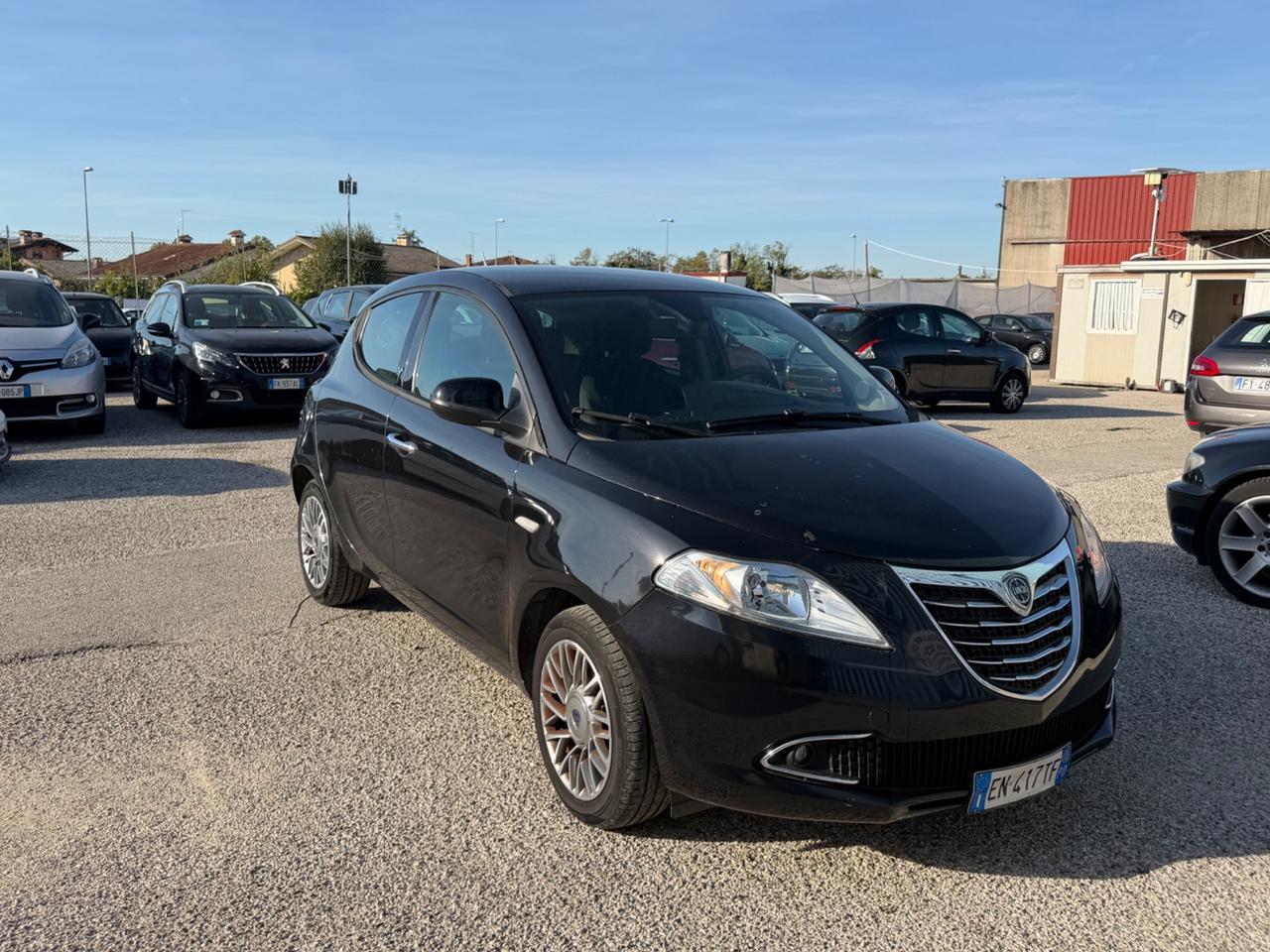 Lancia Ypsilon .