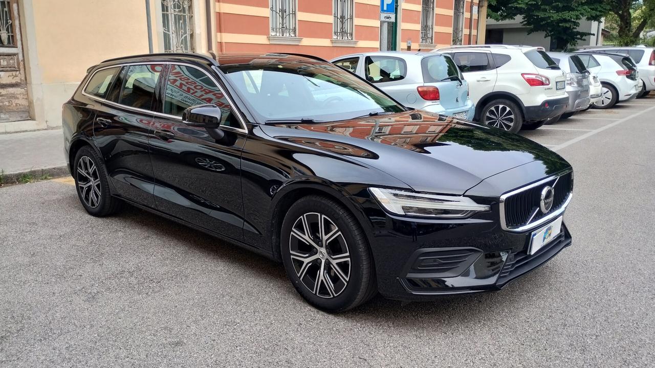 Volvo V60 2.0 MHEV Hybrid Core PROMMO