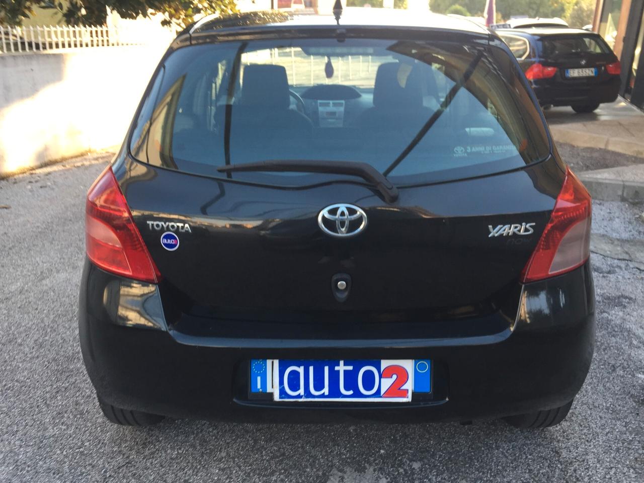 Toyota Yaris 1.0 5 porte Sol X NEOPATENTATI