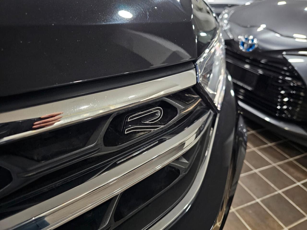 NUOVA VOLKSWAGEN T-ROC 2.0 TDI 150CV R-LINE - ITALIANA PRONTA CONSEGNA