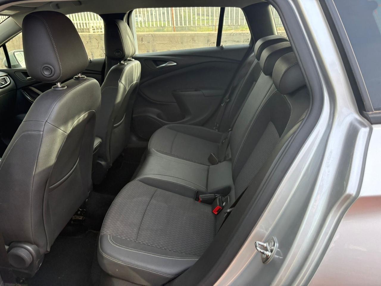 Opel Astra 1.6 CDTi