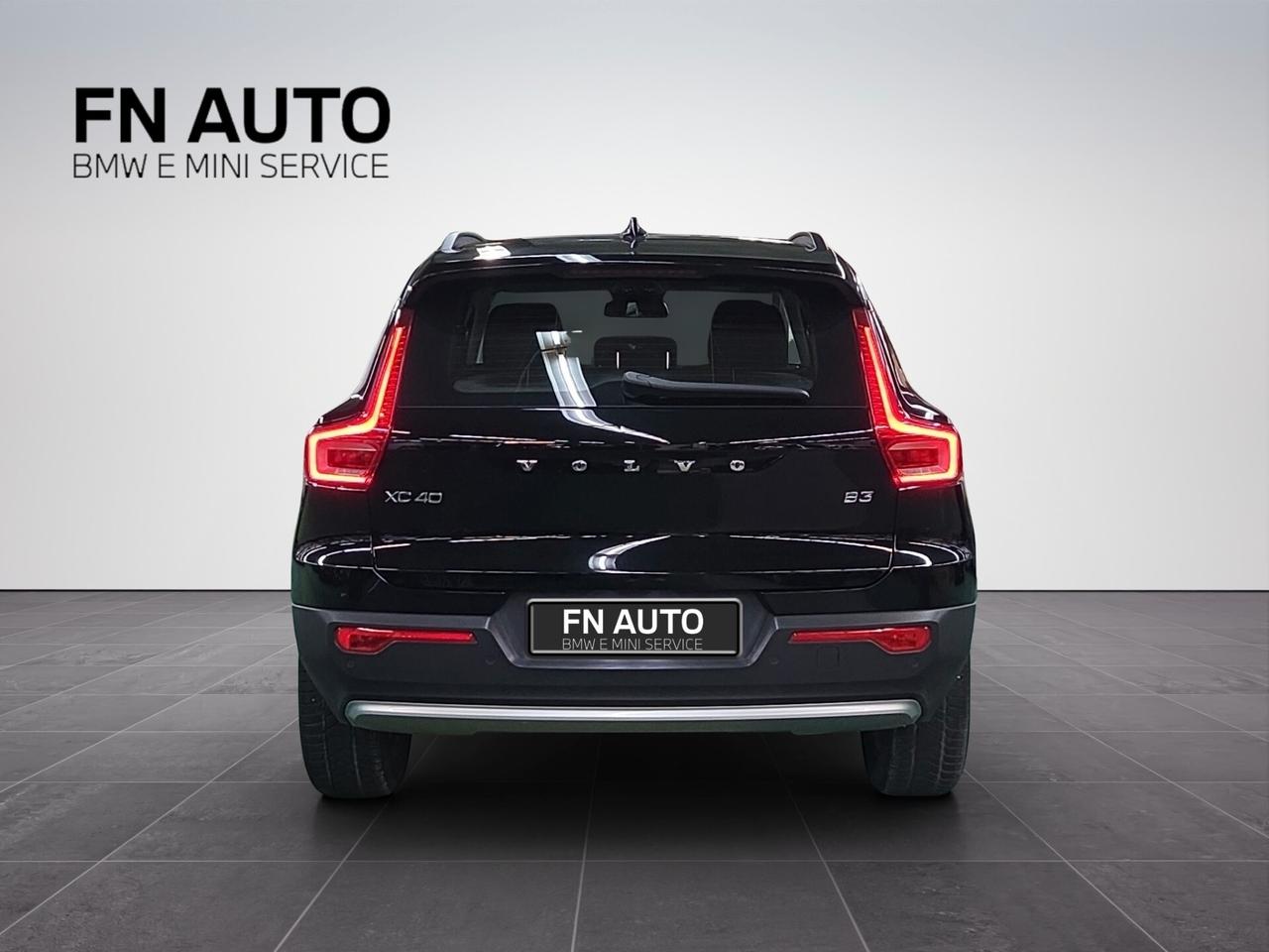 Volvo XC40 B3 automatico Essential