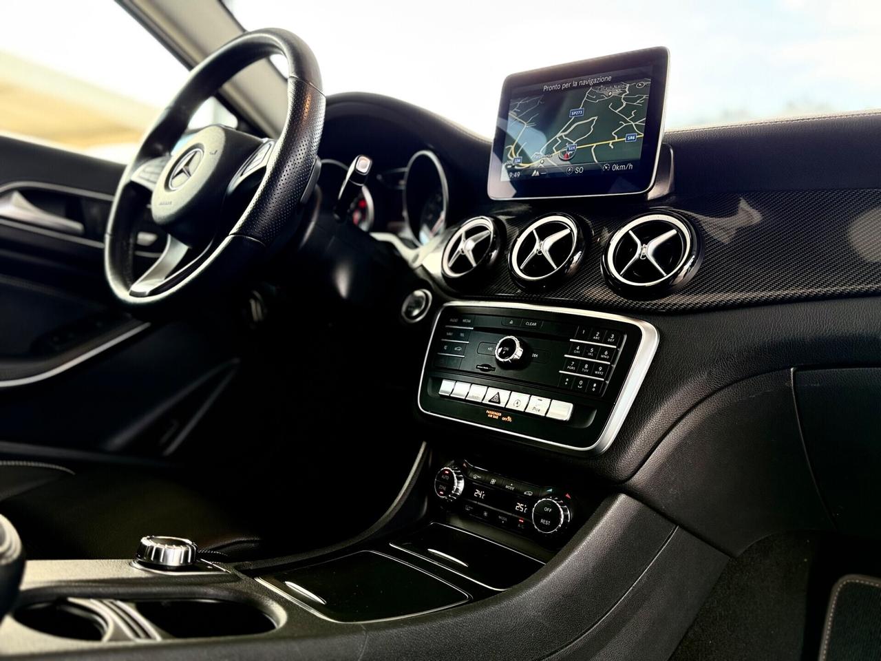 MB GLA 200d 4Matic Premium NIGHT EDITION *TETTO