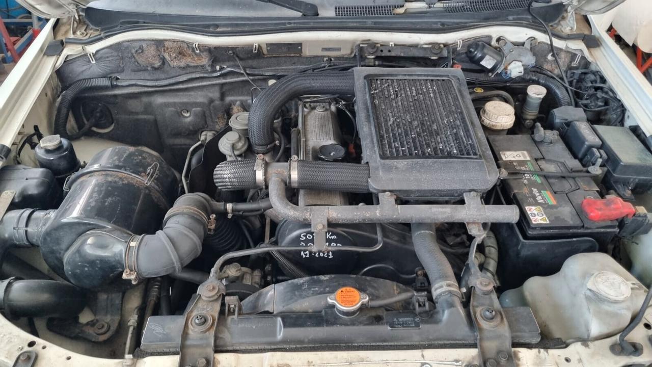 Mitsubishi L200 2.5TDI 4WD Cassone LUNGO
