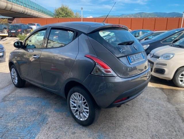 Lancia Ypsilon 0.9 TwinAir 85 CV 5 porte Metano Ecochic Gold
