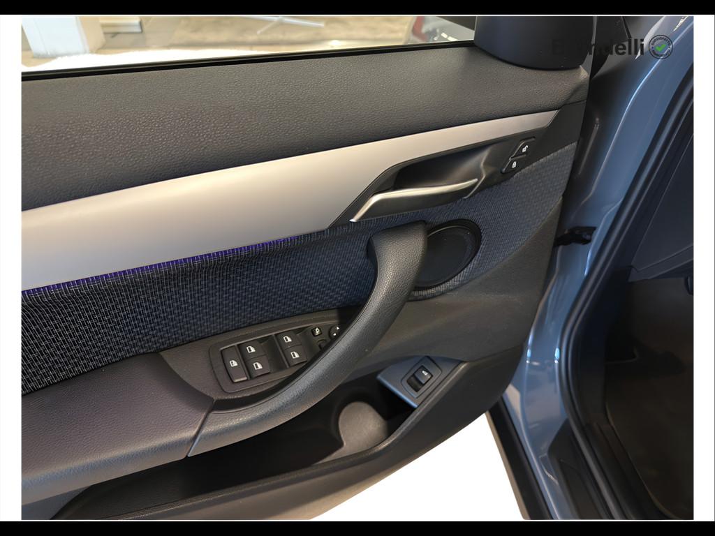 BMW X2 (F39) - X2 sDrive18i Business-X