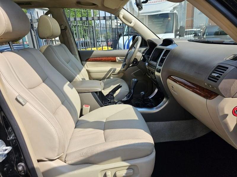 Toyota Land Cruiser 5p 3.0 d4-d Auto 7POSTI GANCIO TRAINO