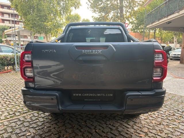 Toyota Hilux 2.4 D-4D A/T 4WD 4 porte Double Cab Invincible
