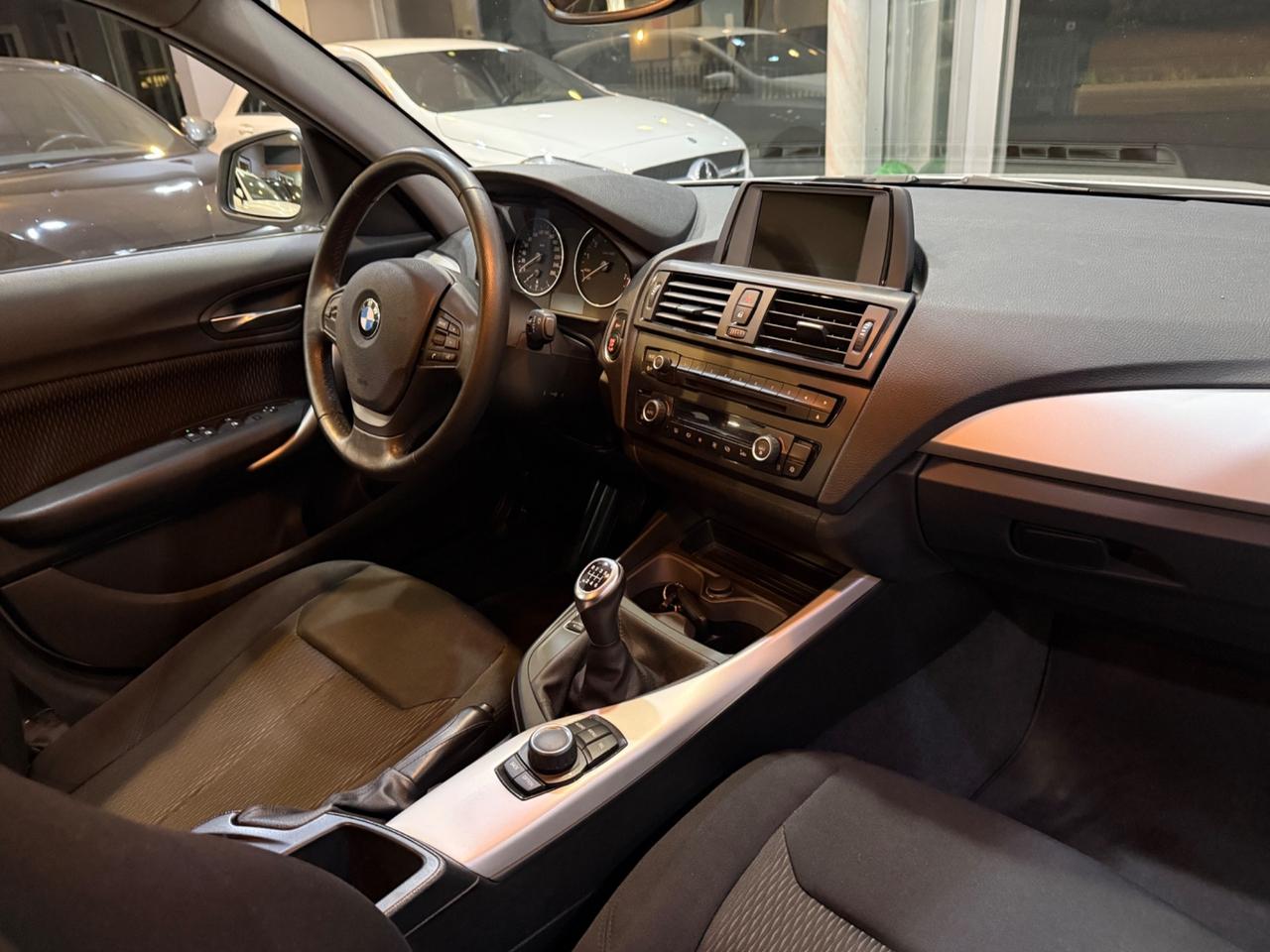 Bmw 116 116i 5p. Urban