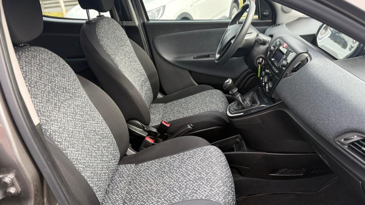 Lancia Ypsilon 1.2 69 CV 5 porte Elefantino Blu