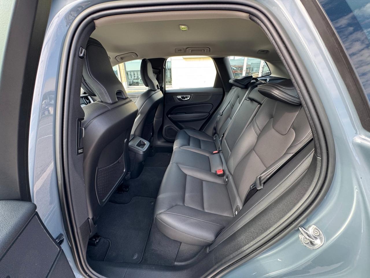 Volvo XC60 B4 AWD (Diesel/Hybrid) Momentum Bsn.