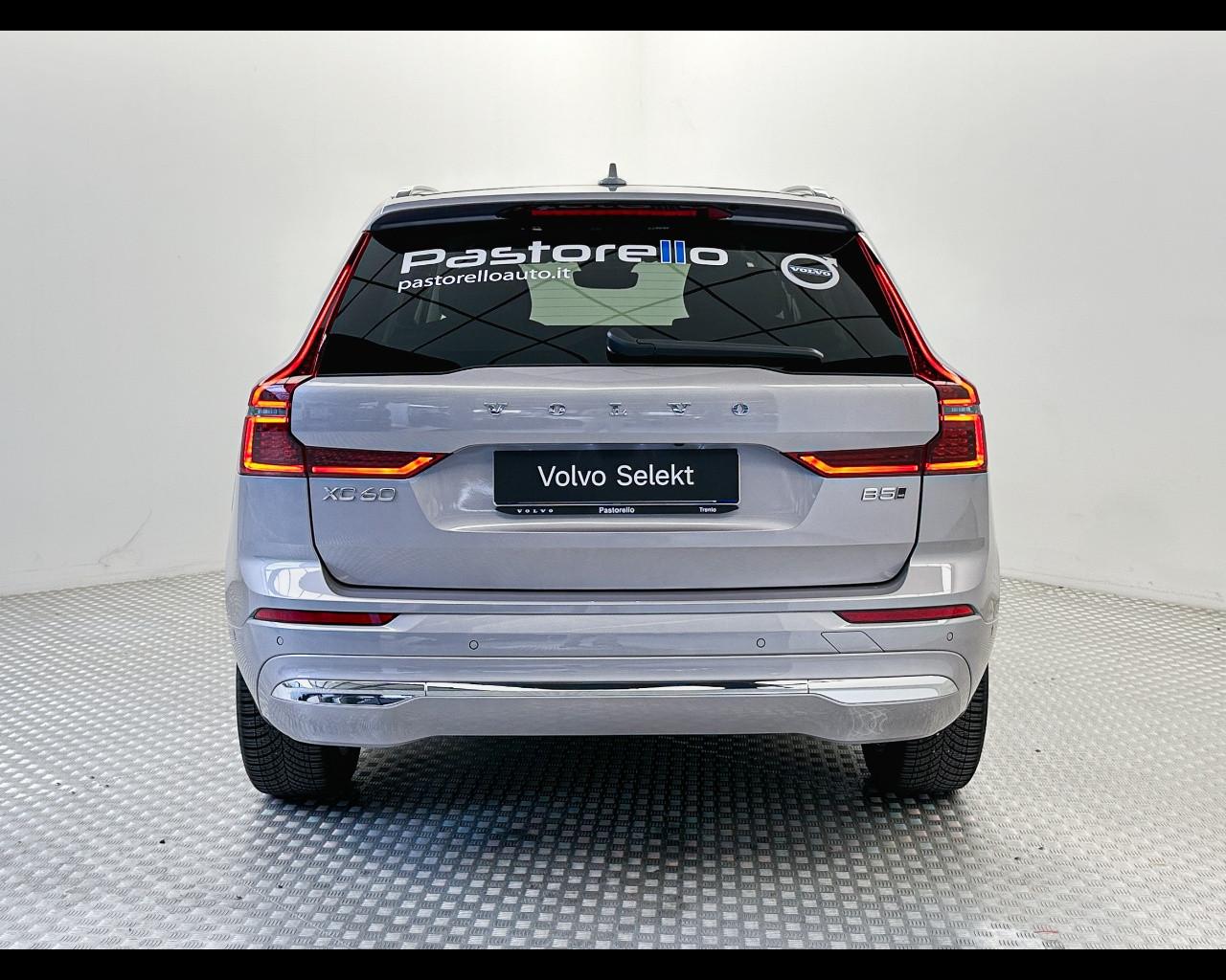 VOLVO XC60 Plus Bright B5 AWD AUT