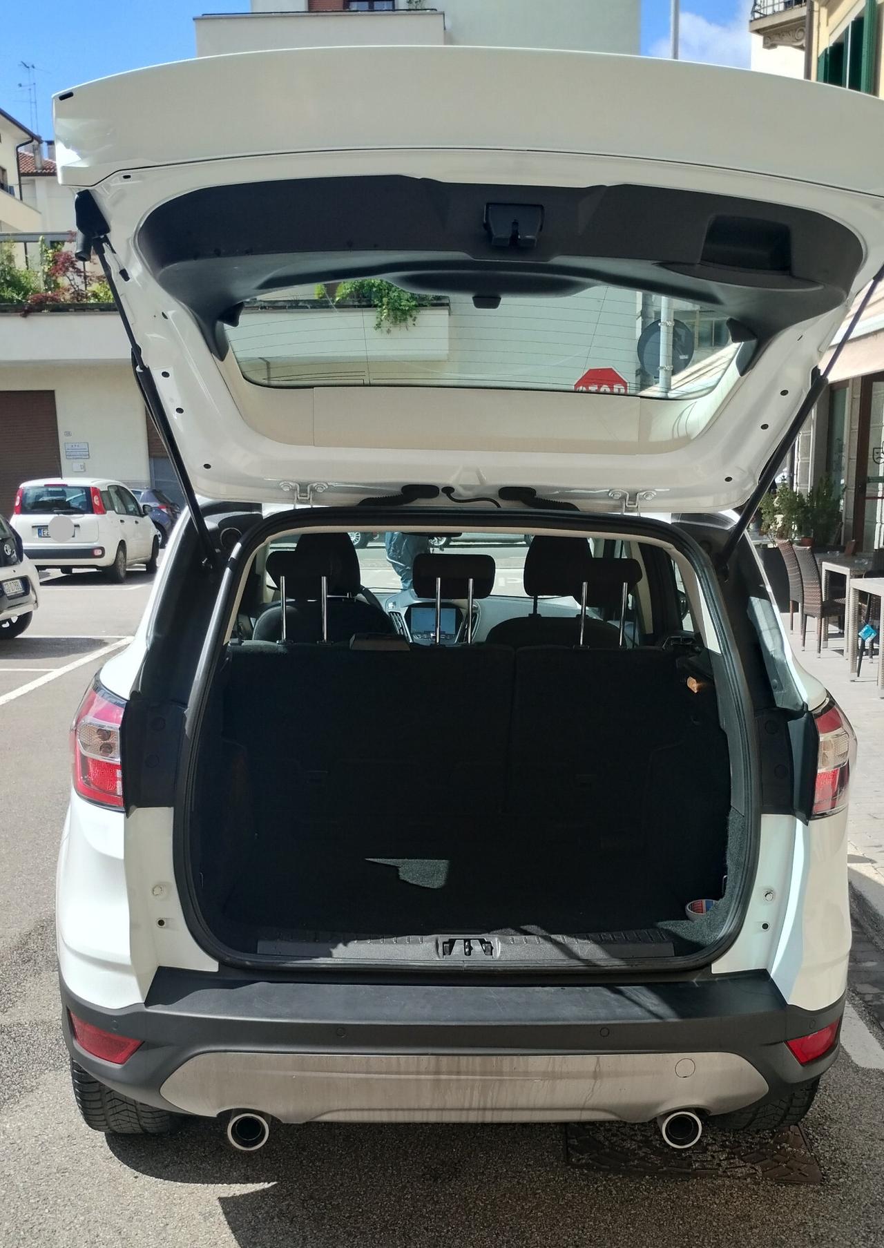 Ford Kuga 2.0 TDCI 150 CV S&S 4WD Powershift Business