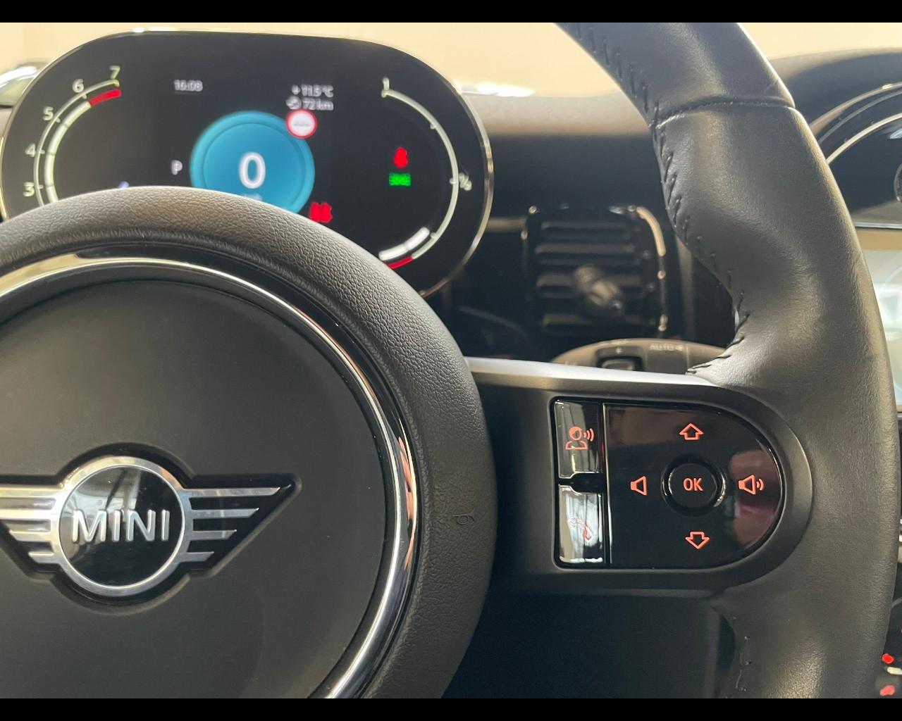 MINI Mini Cabrio (F57) - Mini 1.5 Cooper Classic Cabrio