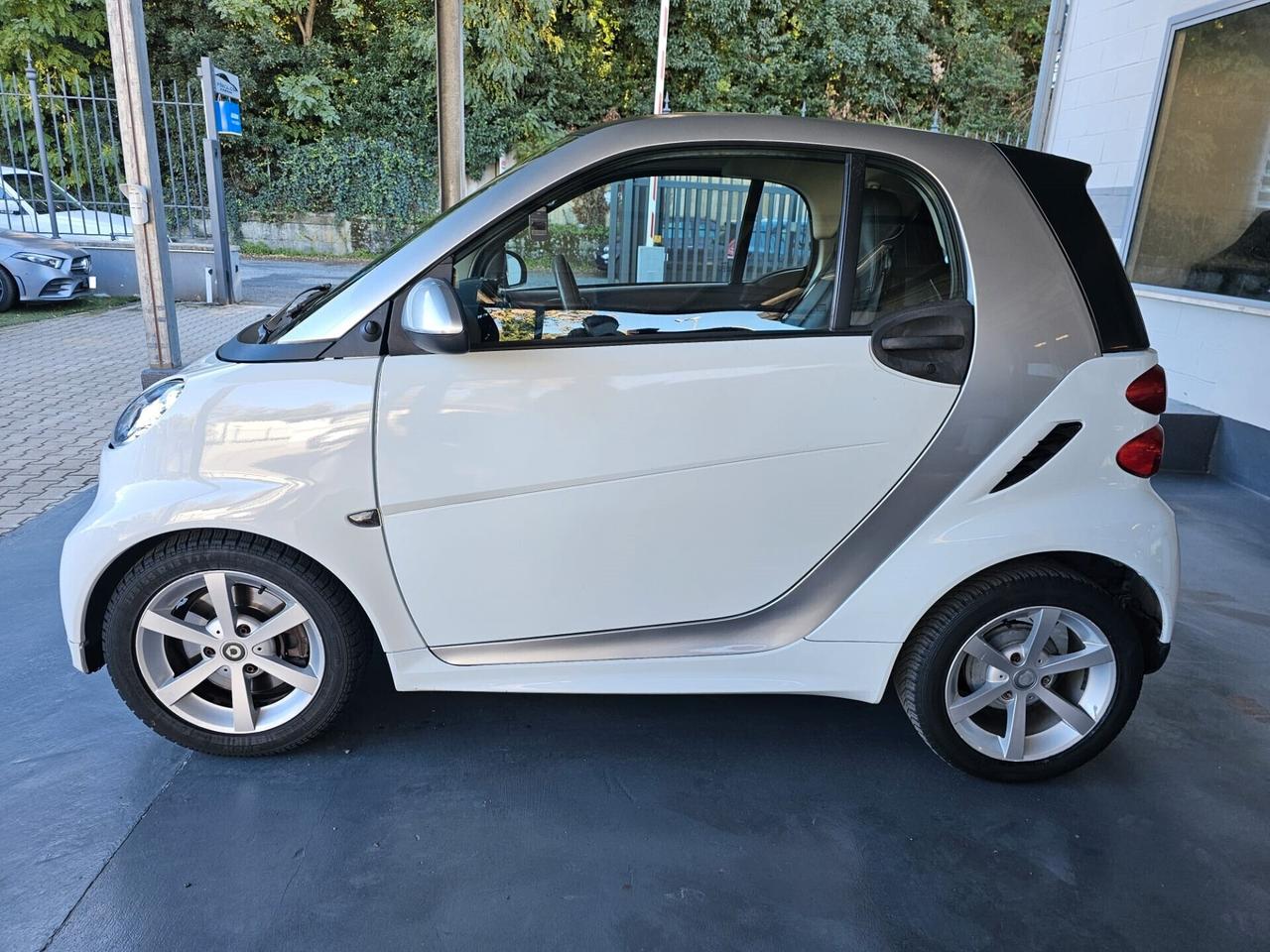 Smart ForTwo 1000 45 kW MHD coupé passion Neopatentati