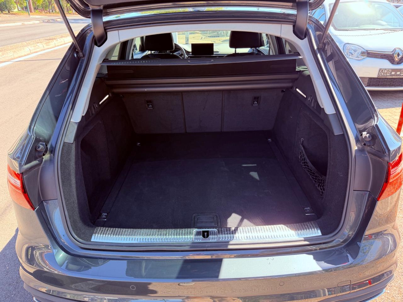 Audi A4 Avant 35 TDI S tronic Business Advanced PDC