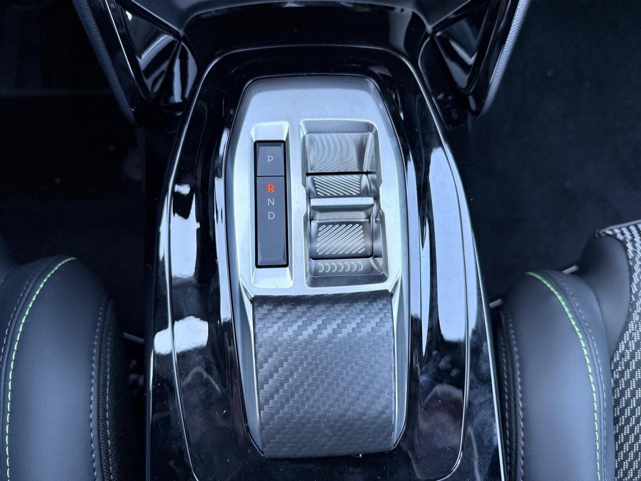 Peugeot 2008 2008 1.2 hybrid GT 145cv e-dcs6