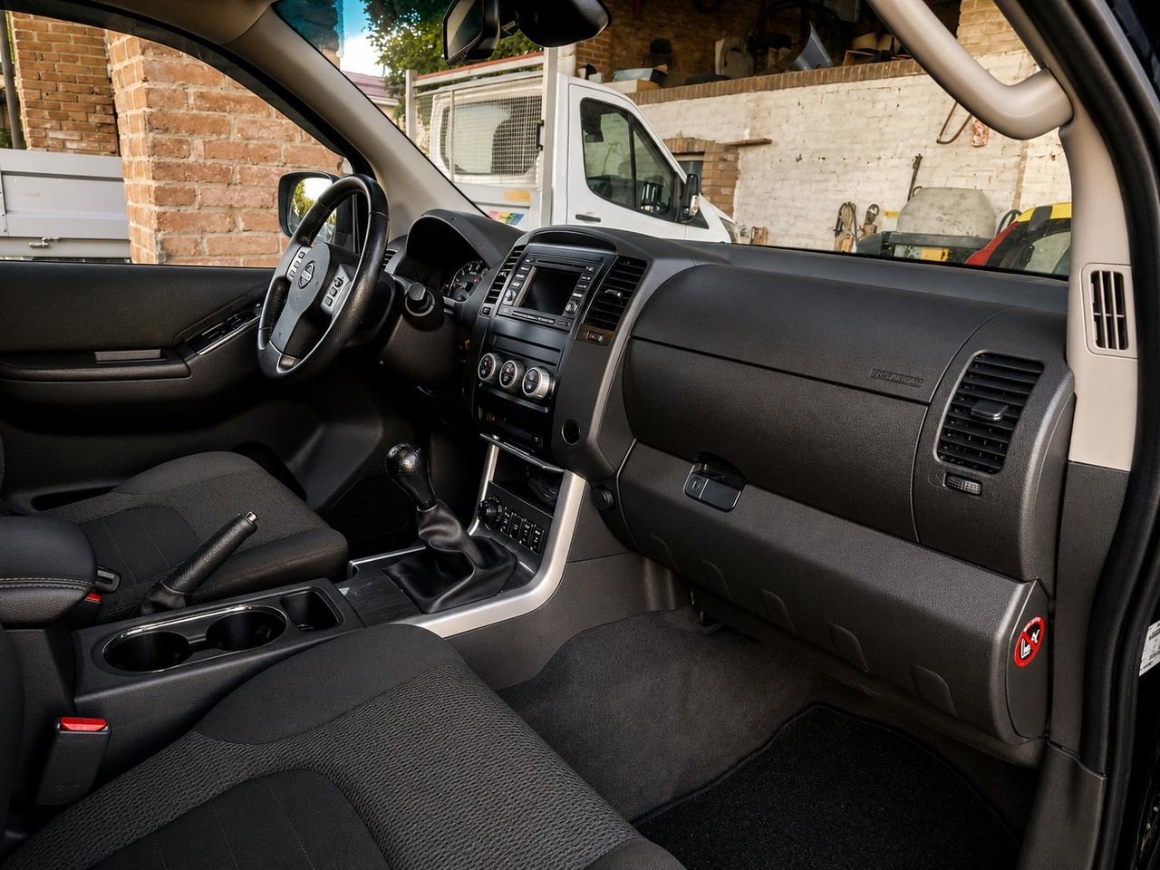 Nissan Navara 2.5 dCi 190CV 4 porte Double Cab LE