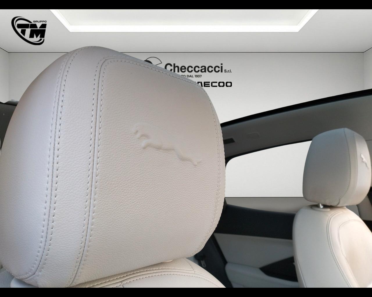 JAGUAR E-Pace (X540) E-Pace 2.0D I4 204 C...
