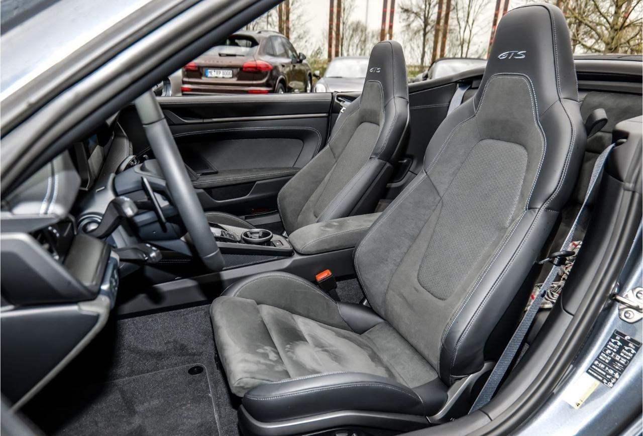 PORSCHE 992 Carrera 2.0 *GTS Cabrio-360°-Full*