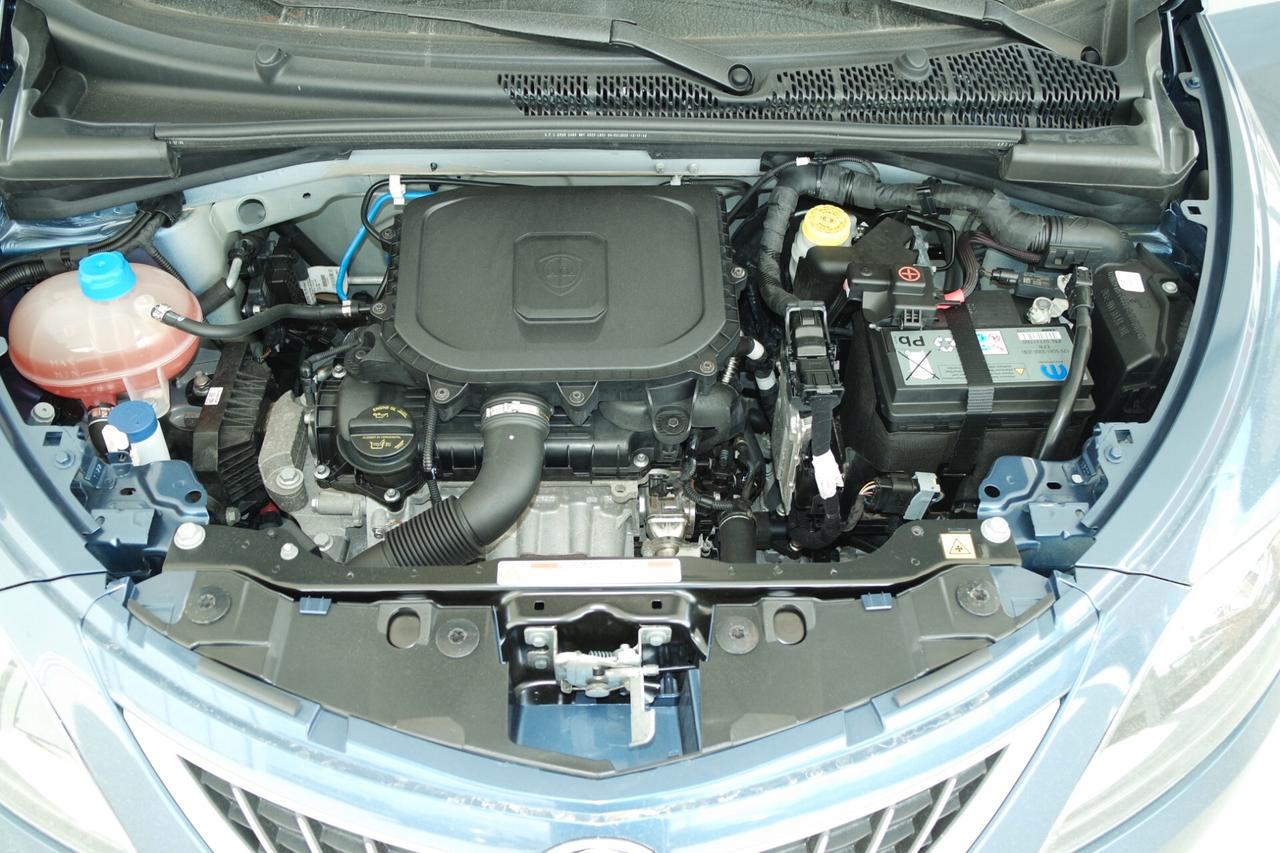Lancia Ypsilon 1.0 FireFly 5 porte S&S Hybrid Ecochic Silver