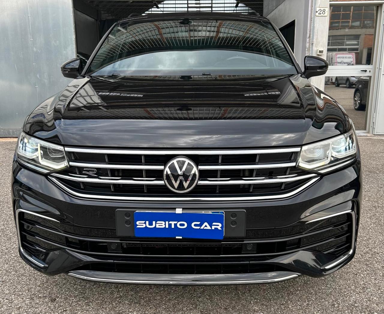 Volkswagen Tiguan 2.0 TDI DSG 4MOTION R-LINE TETTO PANORAMICO ED APRIBILE