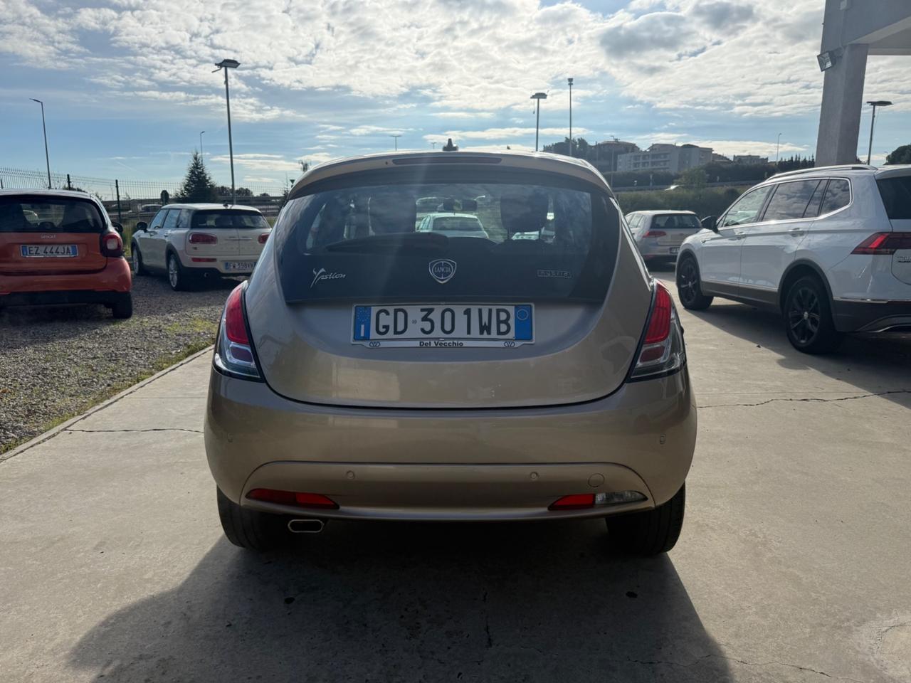 Lancia Ypsilon 1.0 FireFly 5 porte S&S Hybrid Ecochic Gold