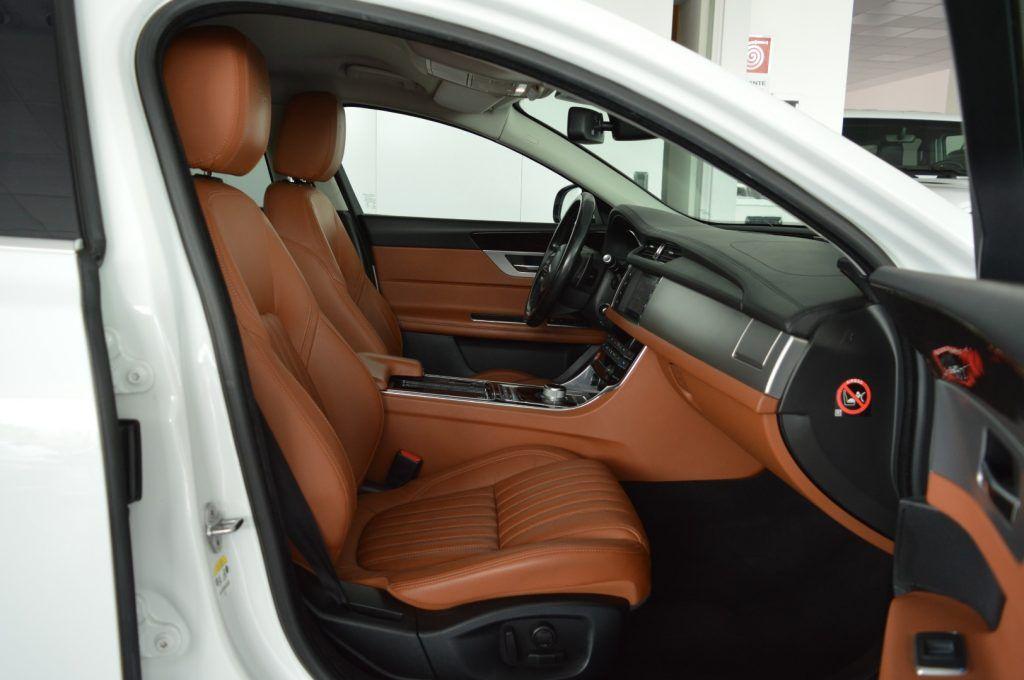 JAGUAR XF 2.0 D 180 CV aut. Portfolio MOTORE NUOVO