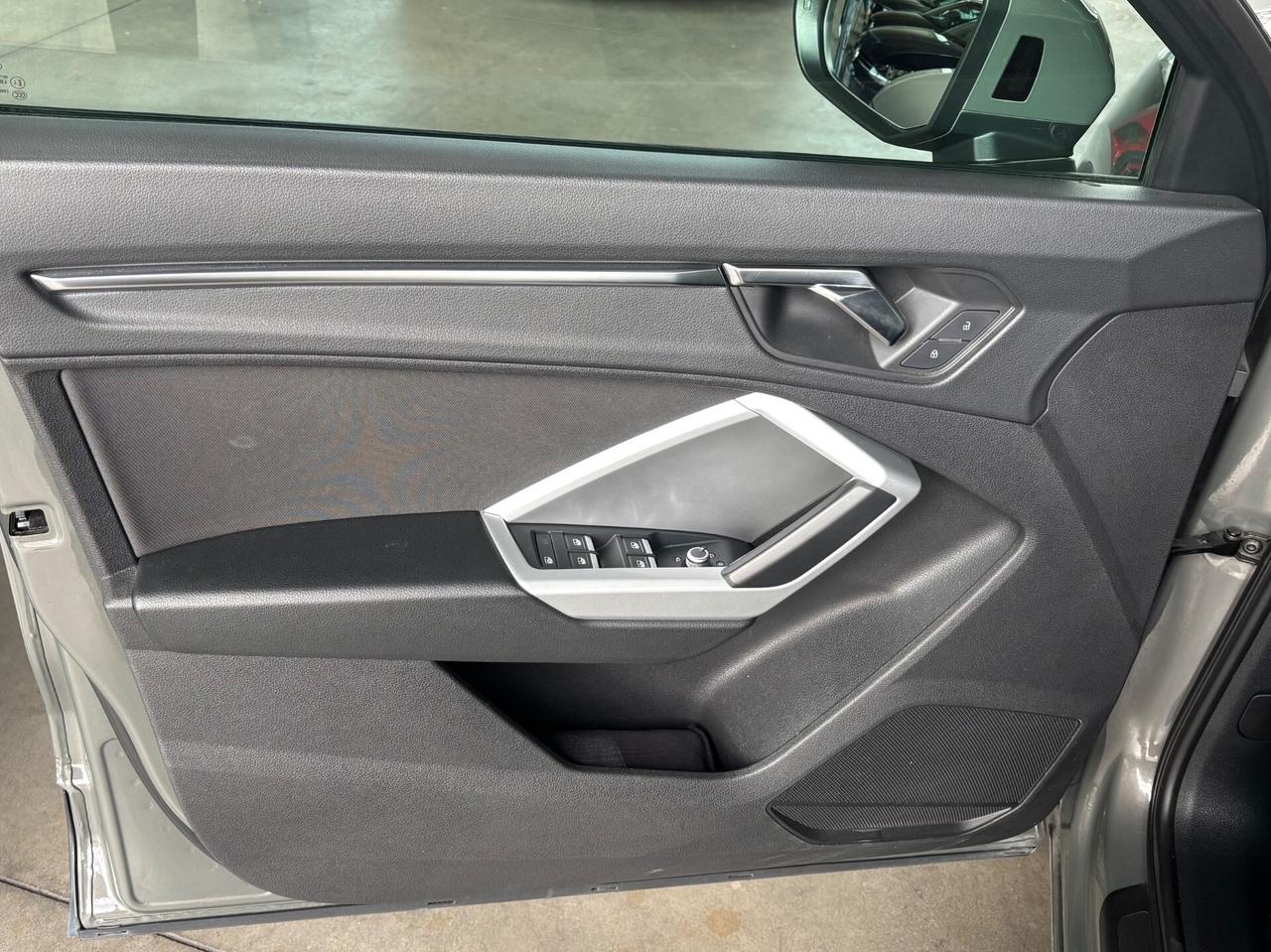 Audi Q3 35 TDI S line edition