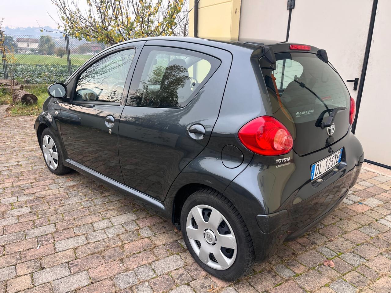 Toyota Aygo 1.0 12V VVT-i 5 porte Sol