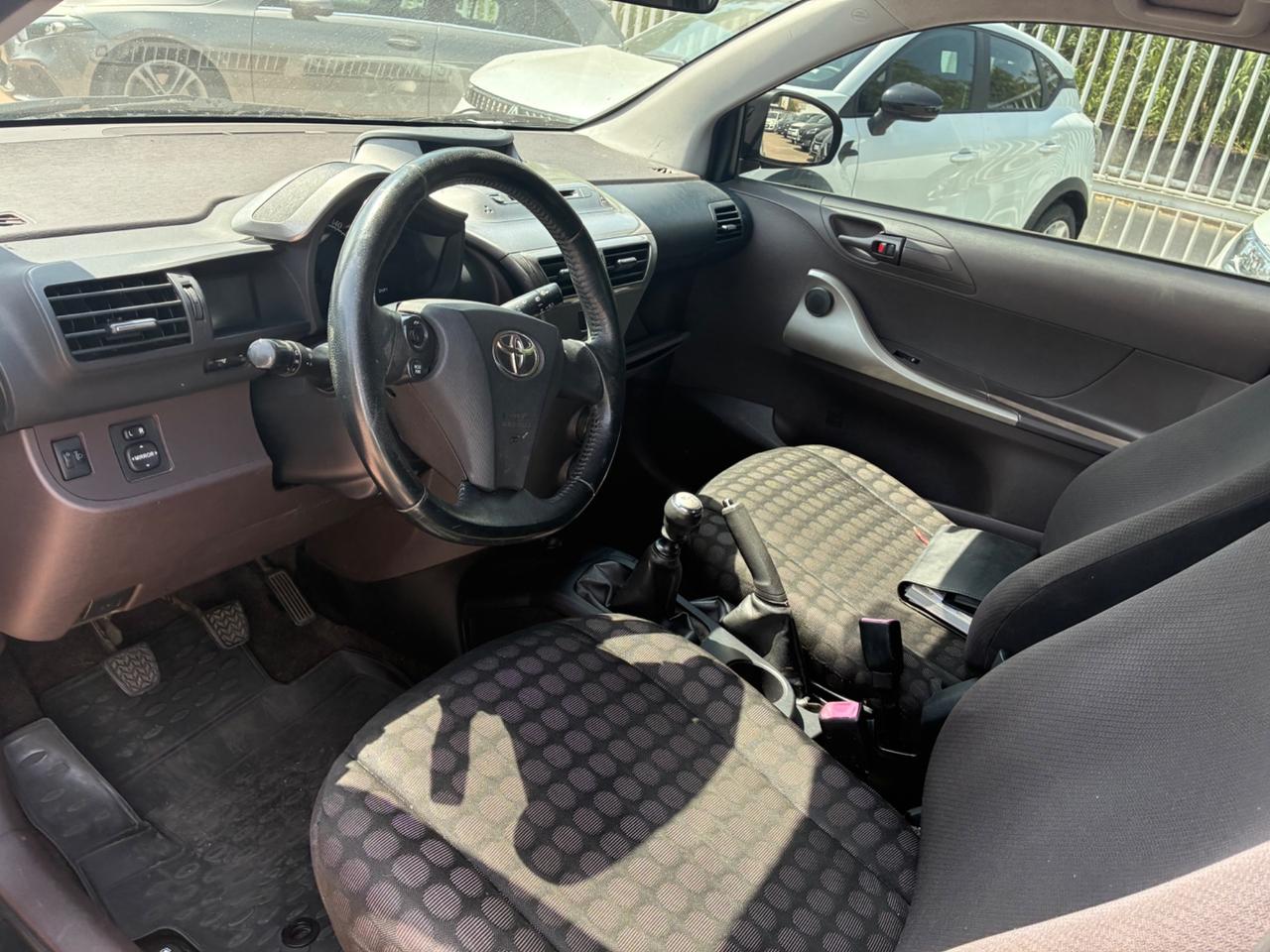 Toyota iQ 1.0