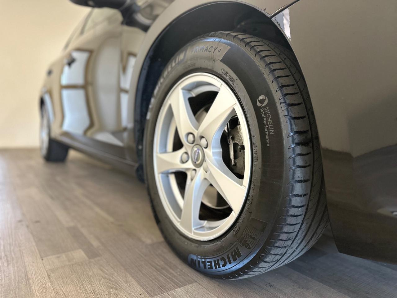 Volvo V60 D2 Momentum EURO 6