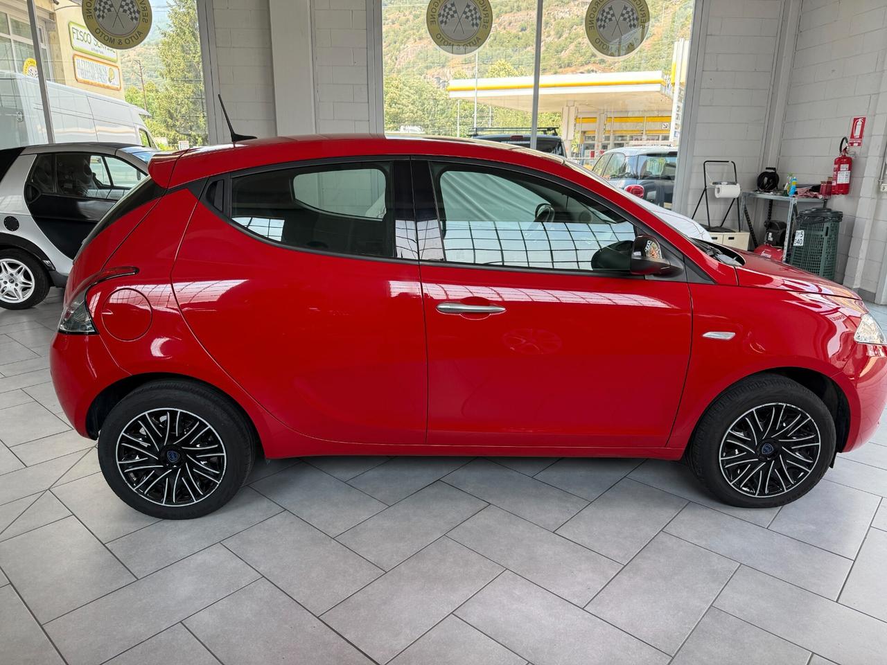Lancia Ypsilon 1.0 FireFly 5 porte S&S Hybrid Ecochic Gold