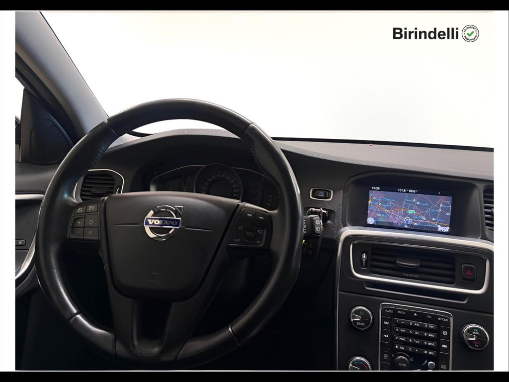 VOLVO V60 CC (2015-2018) - V60 Cross Country D3 Geartronic Business