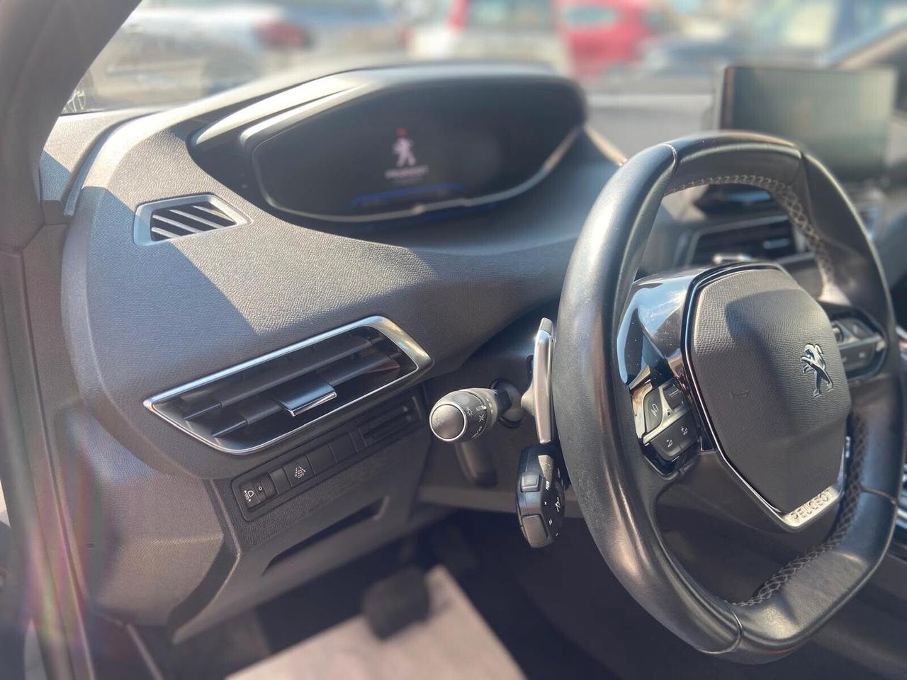 Peugeot 3008 HDi 130CV EAT8 Allure 2023 KM 30.000