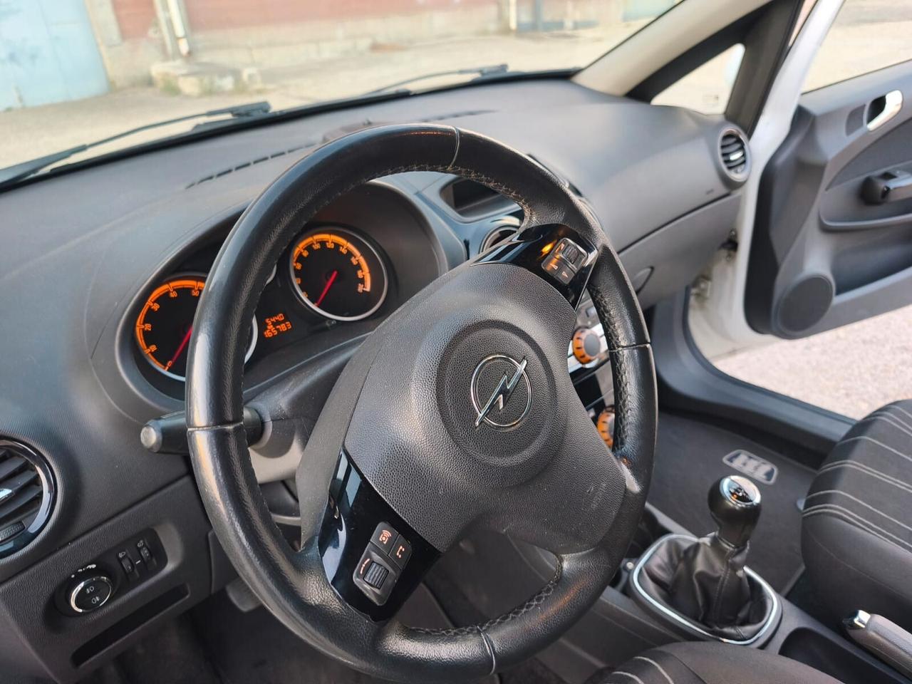Opel Corsa 2010----1.2 Benzina Neopatentati