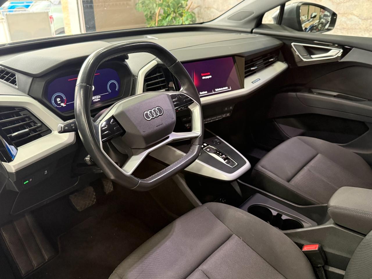 Audi Q4 35 e-tron Business Advanced