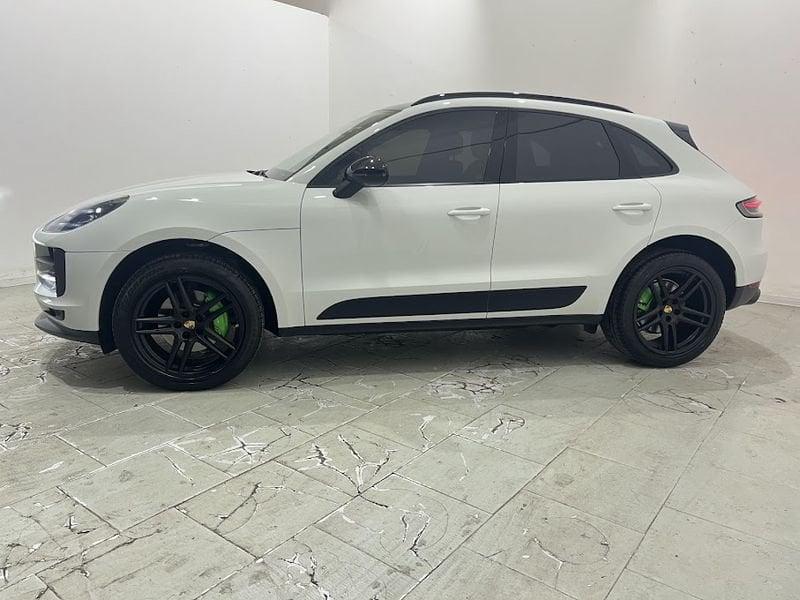Porsche Macan 2.0 iva esposta