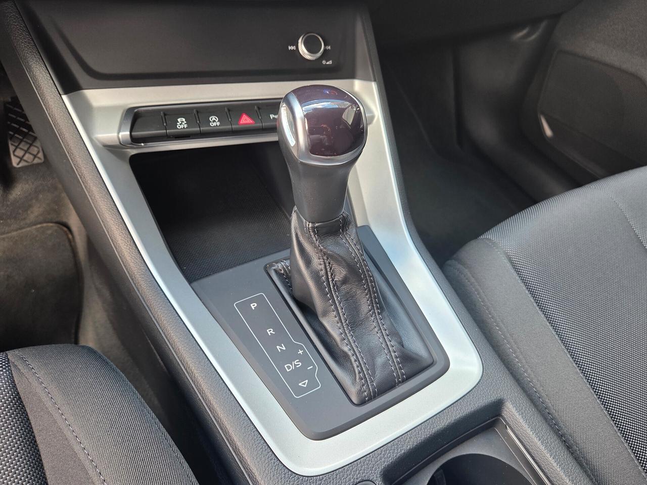 Audi Q3 35 TDI S tronic 150 cv Business