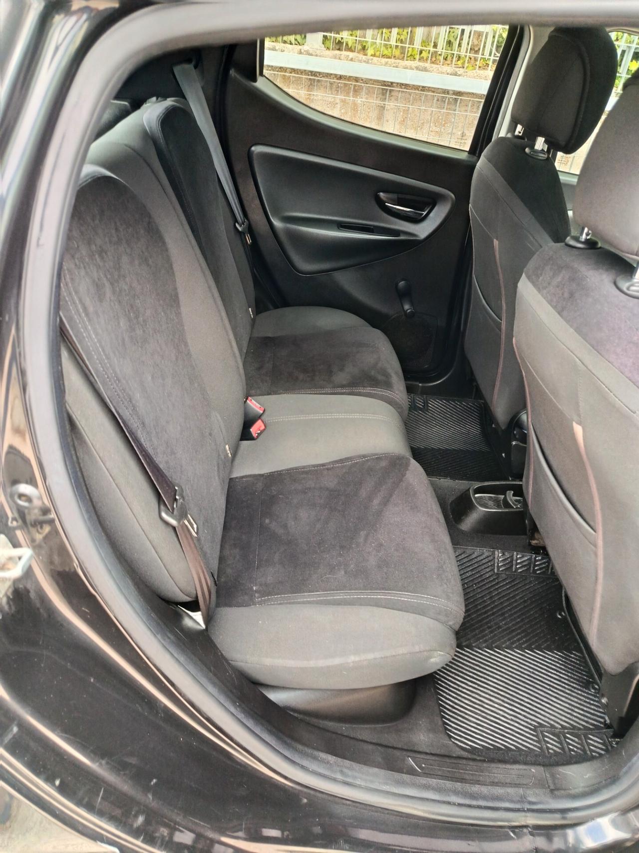 Lancia Ypsilon 1.3 MJT 16V 95 CV 5 porte S&S Platinum Tetto apribile